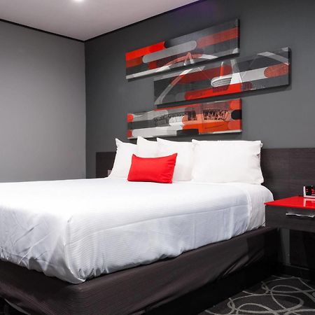 Astro Pasadena Hotel Экстерьер фото