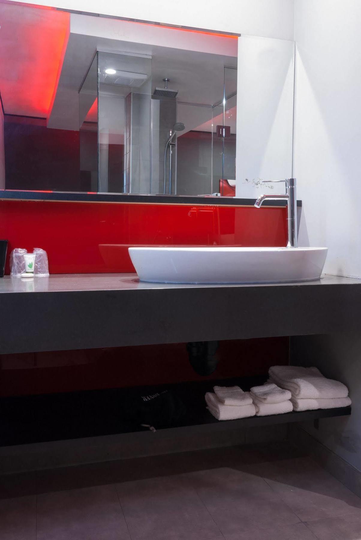 Astro Pasadena Hotel Экстерьер фото