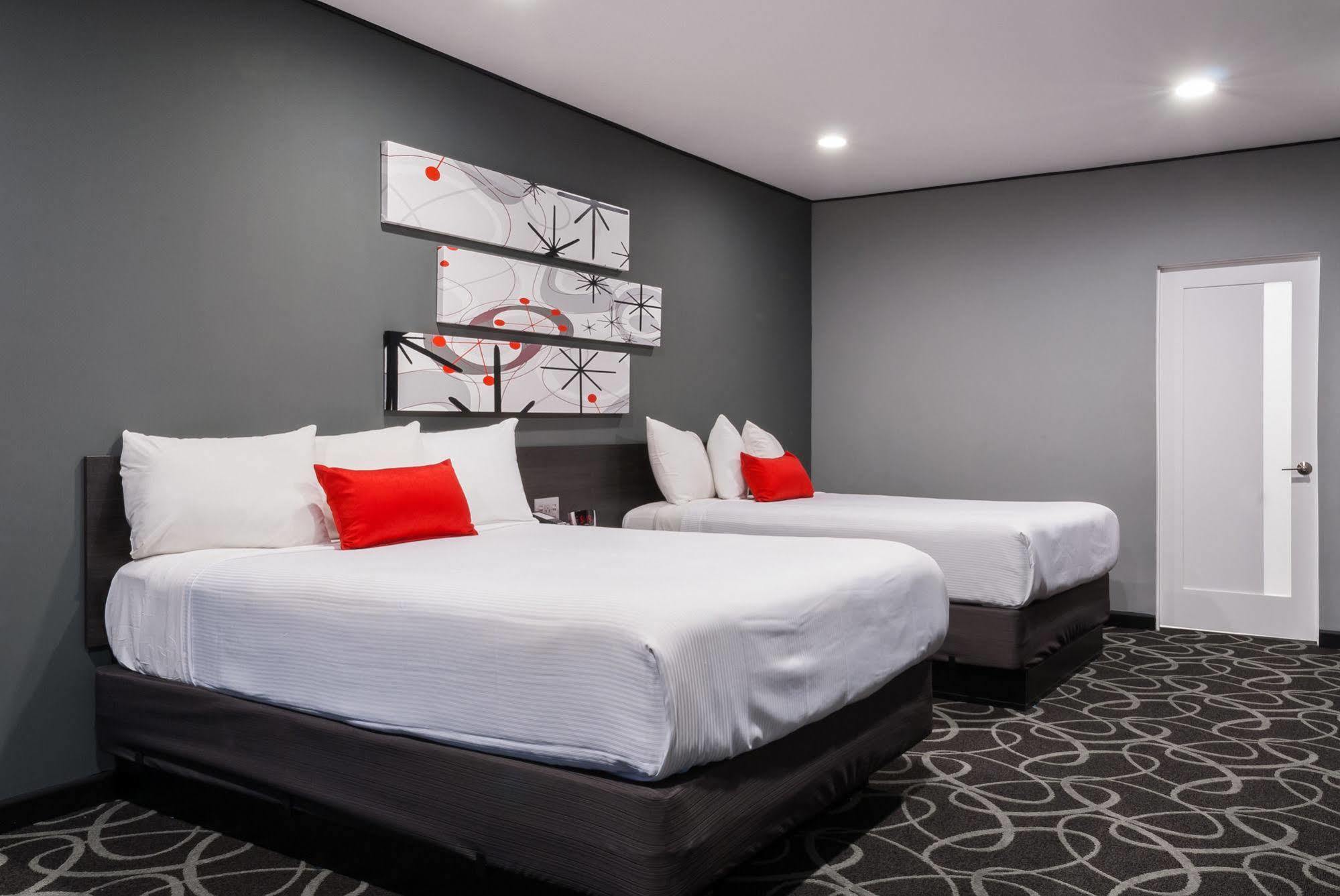 Astro Pasadena Hotel Экстерьер фото