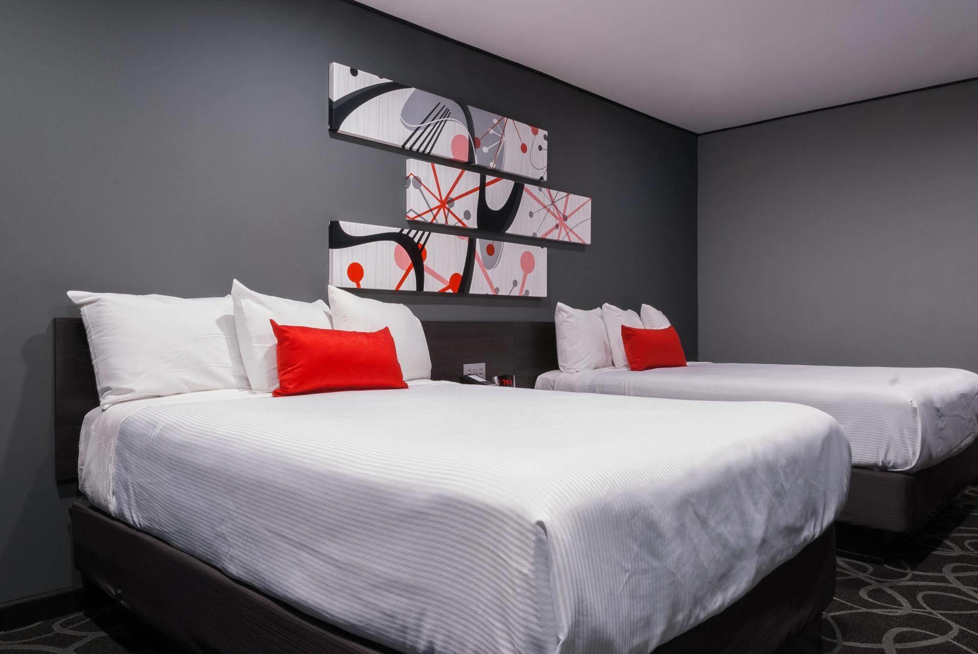Astro Pasadena Hotel Экстерьер фото