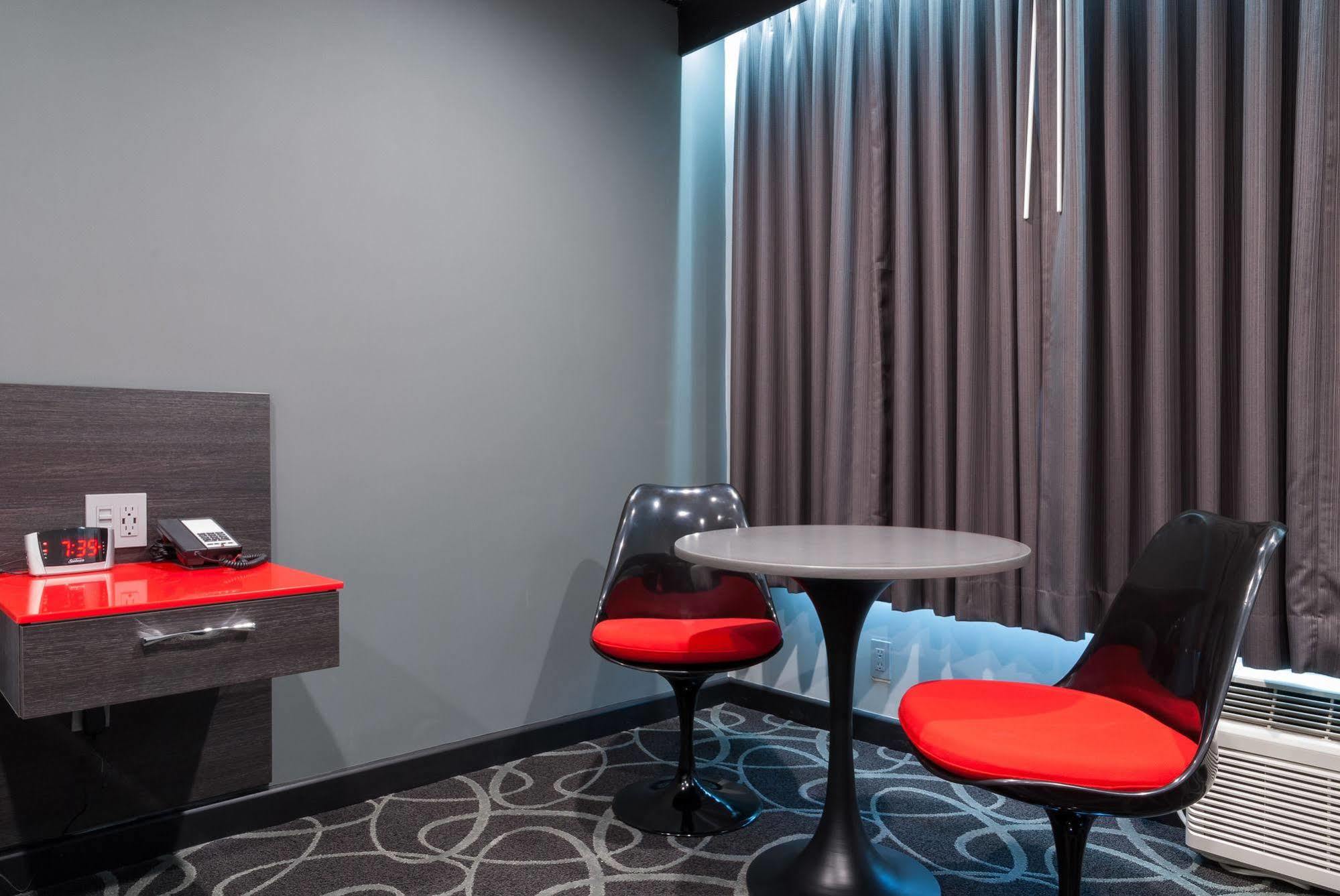 Astro Pasadena Hotel Экстерьер фото